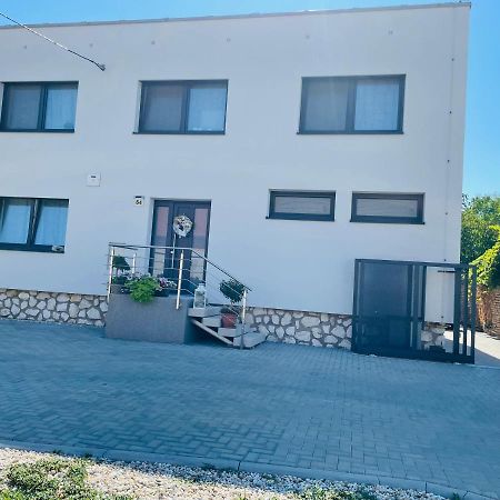 Apartmány Lednice Nejdek Exterior foto