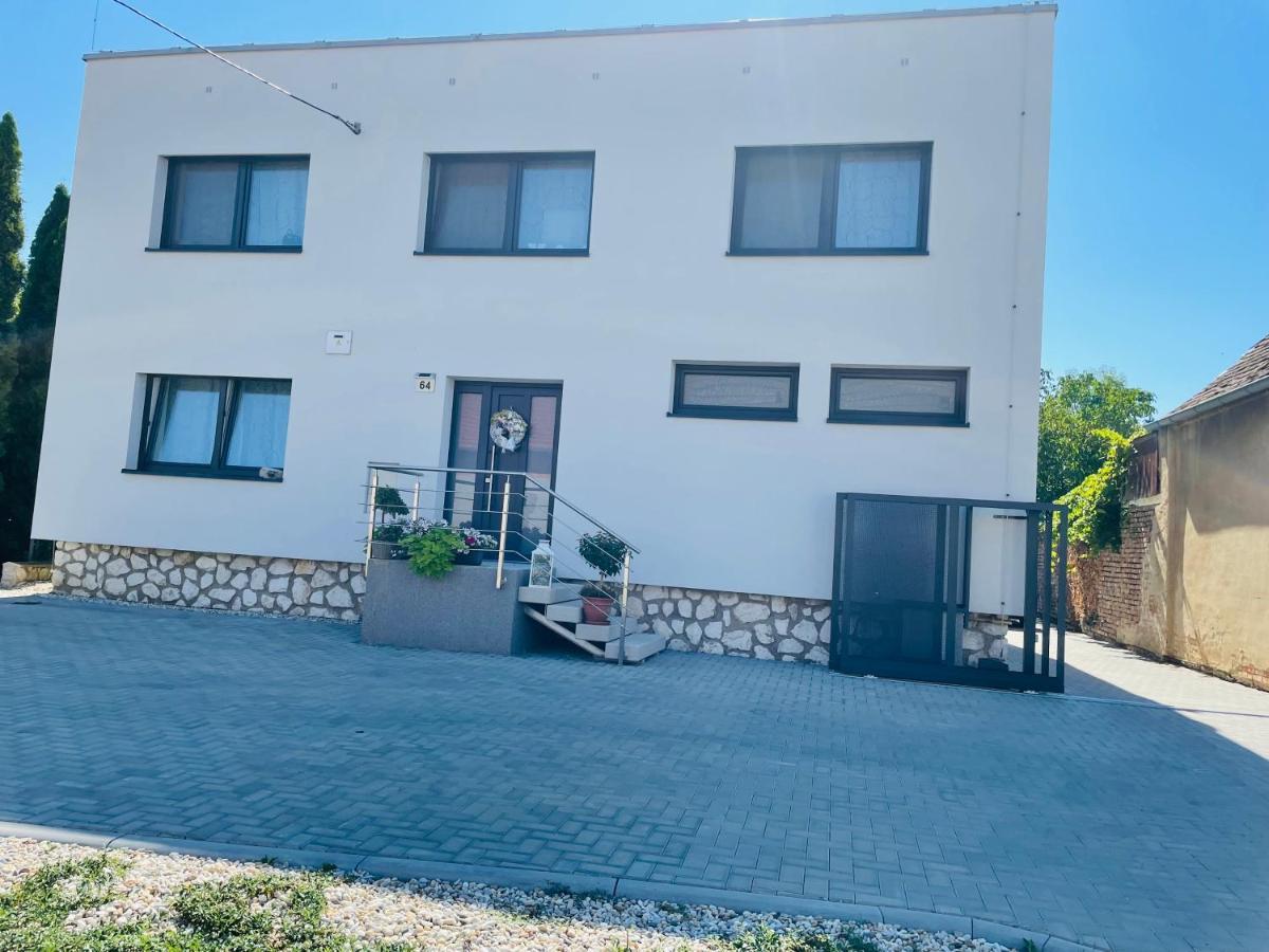 Apartmány Lednice Nejdek Exterior foto